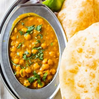 Chana Bhatura
